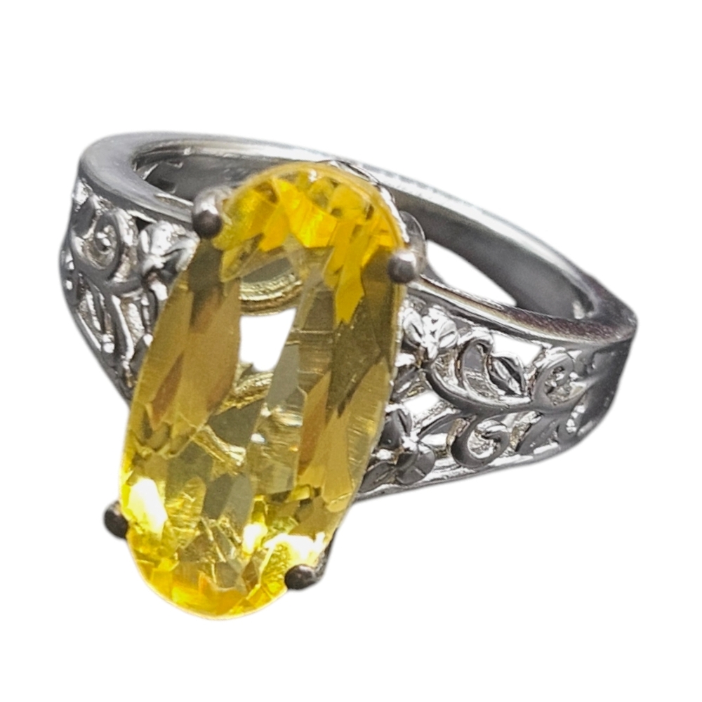 Canary Quartz Solitaire Ring